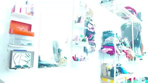 babybombom08 online show from June 19, 7:06 pm