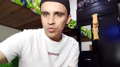 Snapshot of babydarkpink chatting on February 7, 9:51 pm Dani online show from February 7, 9:51 pm