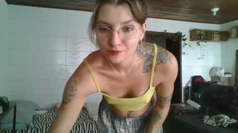babydemon6 online show from May 4, 2:46 pm