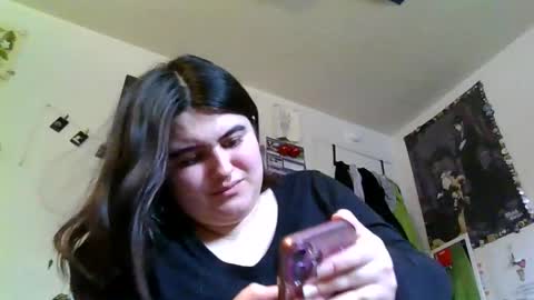 Snapshot of babydollalexiss chatting on February 24, 7:34 pm babydollalexiss online show from February 24, 7:34 pm