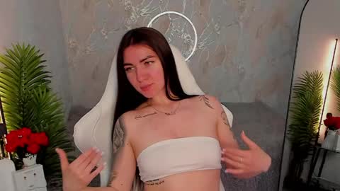 Sophia online show from June 3, 1:52 am