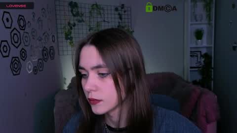 Mia online show from April 5, 1:19 pm