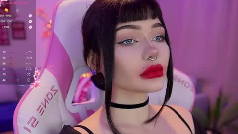 Snapshot of babyroxynill chatting on June 3, 9:42 pm Nika online show from June 3, 9:42 pm