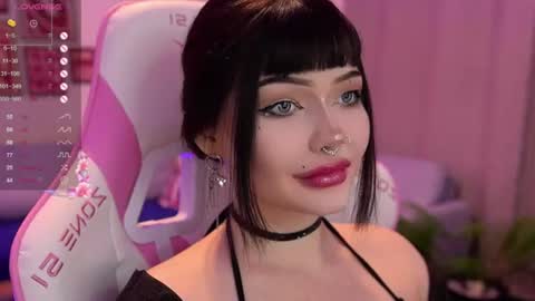 Snapshot of babyroxynill chatting on June 17, 11:38 pm Nika online show from June 17, 11:38 pm