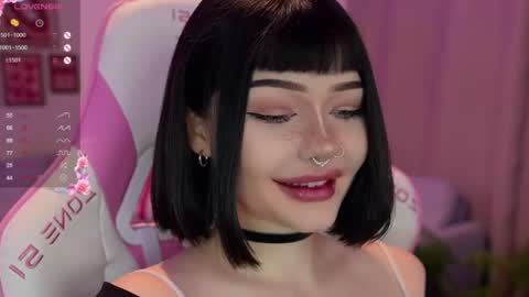 Snapshot of babyroxynill chatting on July 6, 9:28 pm Nika online show from July 6, 9:28 pm