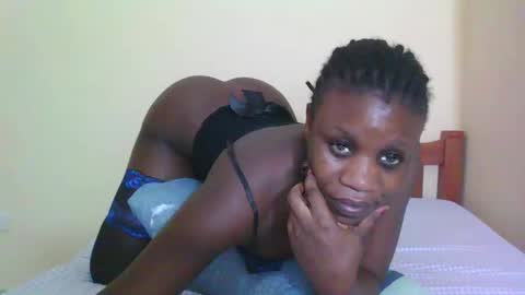 Snapshot of babyrozillah chatting on June 7, 6:44 pm PRISCILLAH online show from June 7, 6:44 pm