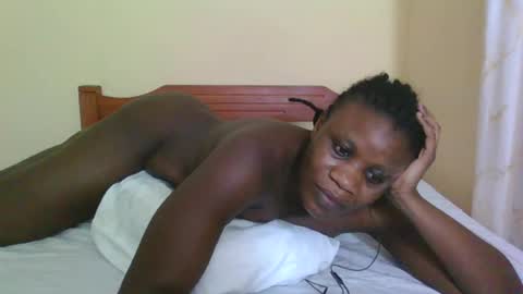 Snapshot of babyrozillah chatting on June 13, 8:40 pm PRISCILLAH online show from June 13, 8:40 pm