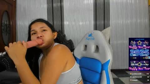 Snapshot of babyschoolgiirl chatting on February 16, 12:51 am Xime Lions online show from February 16, 12:51 am