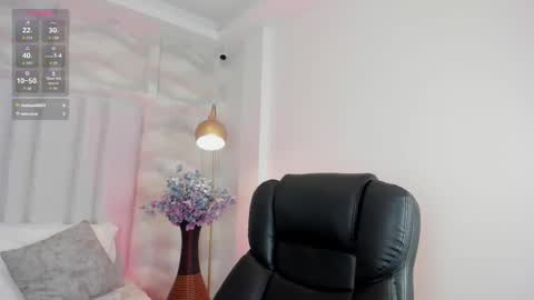 babyyfortune_ online show from December 22, 2:47 pm