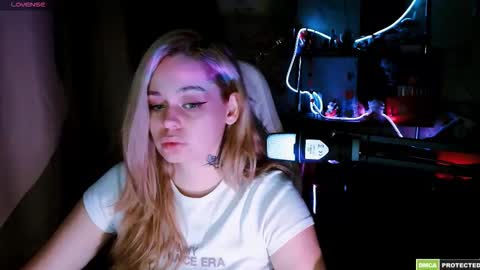 Snapshot of bad_girl009 chatting on February 22, 5:22 pm Lin online show from February 22, 5:22 pm