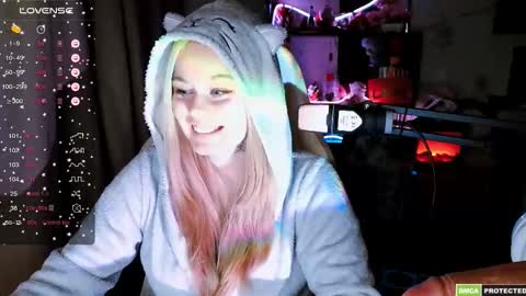 Snapshot of bad_girl009 chatting on February 23, 5:21 pm Lin online show from February 23, 5:21 pm