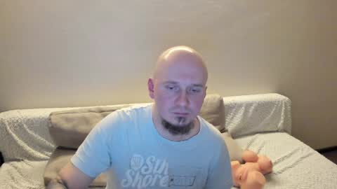 Snapshot of bad_hot_boy__209123 chatting on December 25, 10:16 pm Mike online show from December 25, 10:16 pm