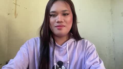 AMARA - FOLLOW ME AND THUMBS UP online show from April 4, 10:40 pm