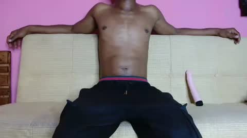 badaddo910342 online show from April 5, 9:39 am