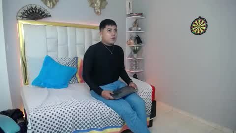 Snapshot of badboyjuan_ chatting on April 20, 12:52 pm JUAN online show from April 20, 12:52 pm