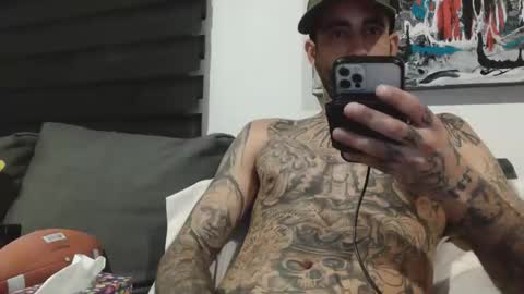 BadCouple  online show from January 17, 3:22 am