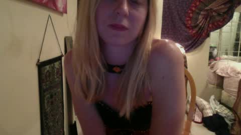 Snapshot of baddie_babe333 chatting on July 4, 3:02 am baddie_babe333 online show from July 4, 3:02 am