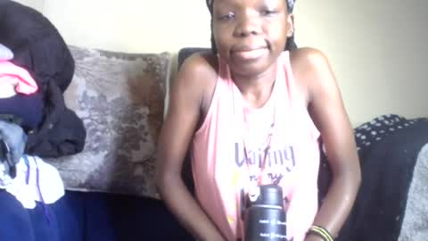 Snapshot of baddie_floxxy chatting on June 17, 2:47 am baddie_floxxy online show from June 17, 2:47 am