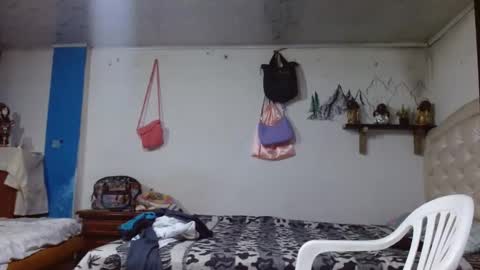 Snapshot of baddie_girl_xxx chatting on February 27, 10:42 pm baddie_girl_xxx online show from February 27, 10:42 pm