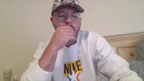 Snapshot of baddydaddy23 chatting on October 21, 8:09 pm Jon online show from October 21, 8:09 pm