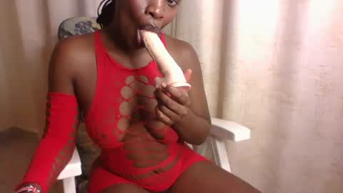 Snapshot of badgal_riri254 chatting on January 7, 6:05 am Youngmiss online show from January 7, 6:05 am