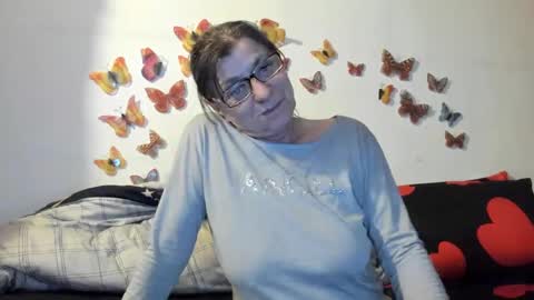 Snapshot of badgg chatting on February 18, 8:36 pm Gina online show from February 18, 8:36 pm