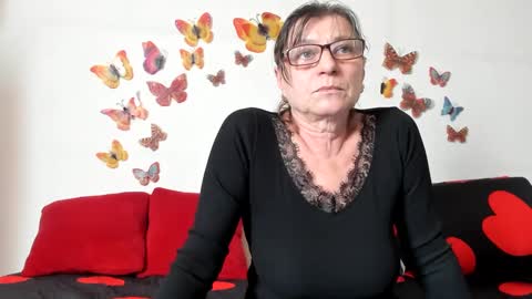 Snapshot of badgg chatting on February 20, 1:40 pm Gina online show from February 20, 1:40 pm