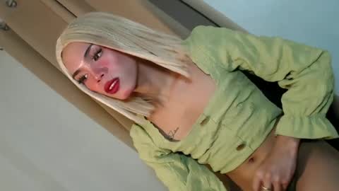 Snapshot of badgirl_jasmine chatting on June 21, 8:55 pm jasmine online show from June 21, 8:55 pm
