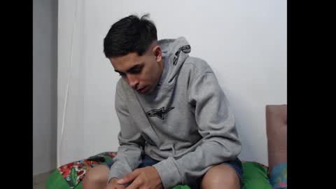 Snapshot of badjuanhot chatting on January 13, 1:34 am Juan Help us reach 100 likes online show from January 13, 1:34 am