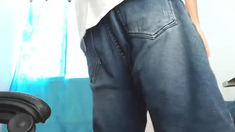 Snapshot of badjuanhot chatting on March 11, 6:19 pm Juan Help us reach 100 likes online show from March 11, 6:19 pm