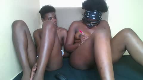 Snapshot of bads_hornies chatting on February 11, 7:08 pm bads_hornies online show from February 11, 7:08 pm