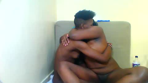 Snapshot of bads_hornies chatting on March 3, 5:13 am bads_hornies online show from March 3, 5:13 am