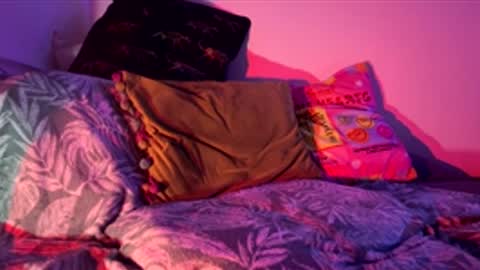 Snapshot of bags24 chatting on March 16, 11:09 pm Bags24 online show from March 16, 11:09 pm