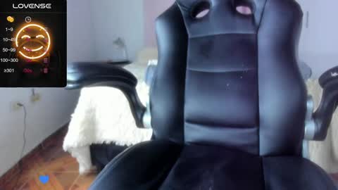 Snapshot of baileyadamss chatting on February 17, 11:20 pm IM BAILEY online show from February 17, 11:20 pm