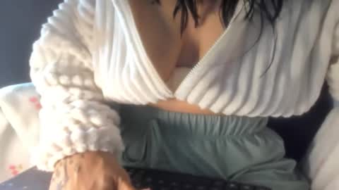 IM BAILEY online show from November 10, 2:49 pm