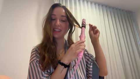 Snapshot of baileyrosee chatting on March 22, 10:57 pm baileyrosee online show from March 22, 10:57 pm