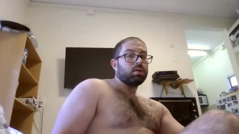 Snapshot of balloonman835316 chatting on February 10, 12:18 pm balloonman835316 online show from February 10, 12:18 pm