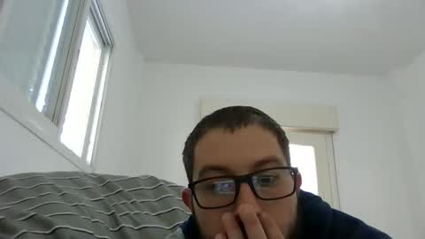 Snapshot of balloonman835316 chatting on February 25, 10:47 am balloonman835316 online show from February 25, 10:47 am