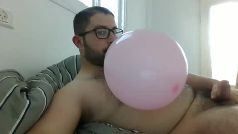 Snapshot of balloonman835316 chatting on March 2, 12:54 pm balloonman835316 online show from March 2, 12:54 pm