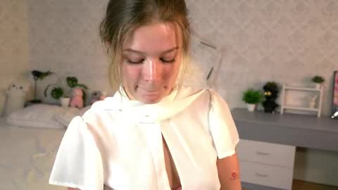 Mila online show from June 7, 5:27 pm