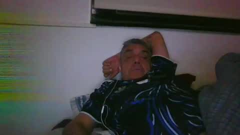 Snapshot of bambino6060 chatting on July 1, 6:15 am bambino6060 online show from July 1, 6:15 am