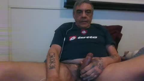 Snapshot of bambino6060 chatting on August 6, 6:48 am bambino6060 online show from August 6, 6:48 am