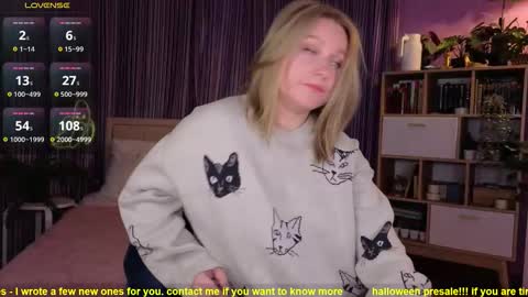 Snapshot of bananarum chatting on October 12, 10:14 am Allie online show from October 12, 10:14 am