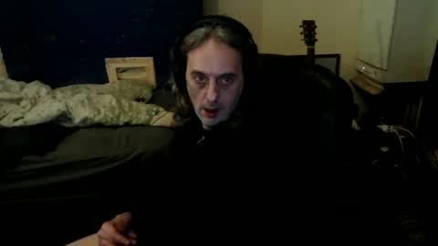 Snapshot of bangintoleather chatting on February 13, 4:19 am bangintoleather online show from February 13, 4:19 am