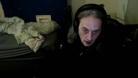 Snapshot of bangintoleather chatting on February 28, 4:02 am bangintoleather online show from February 28, 4:02 am