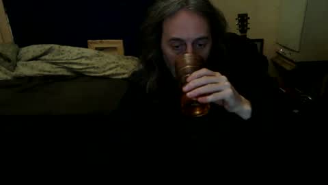 Snapshot of bangintoleather chatting on March 1, 3:41 am bangintoleather online show from March 1, 3:41 am