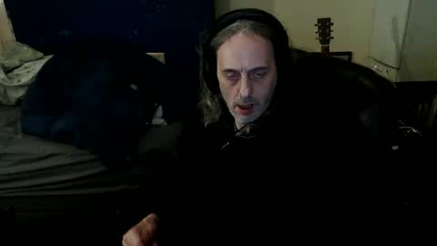 Snapshot of bangintoleather chatting on March 2, 1:30 am bangintoleather online show from March 2, 1:30 am