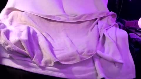 Snapshot of banjoey48 chatting on September 29, 2:49 am BANJOEY online show from September 29, 2:49 am