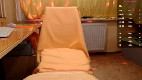       online show from November 9, 7:34 pm