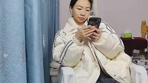 Snapshot of baomi2025 chatting on January 19, 12:14 am baimi online show from January 19, 12:14 am